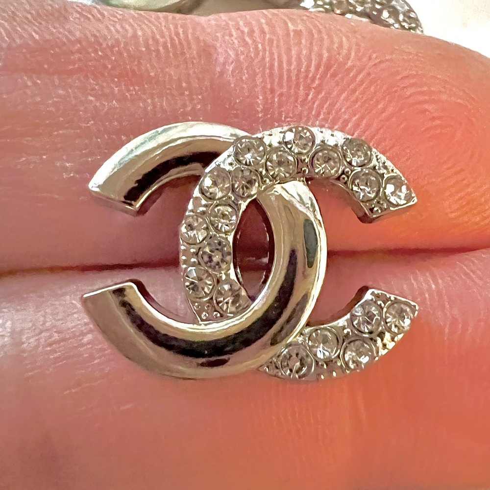 CC 20mm/Set of 6-Chanel style/shank/Silver/Clear faux stones/Fits in a n…